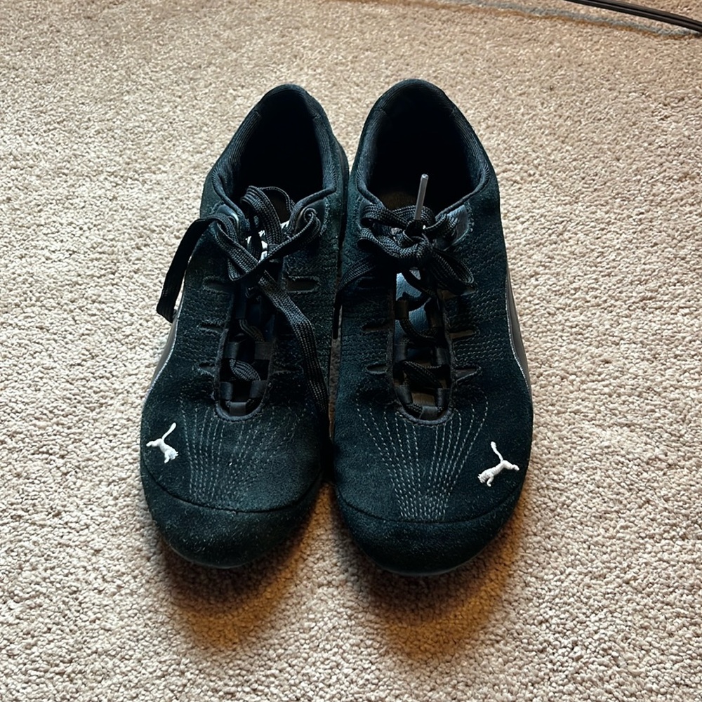 Puma suede sneakers, casual shoes size 7 worn pre-loved broken in just right!